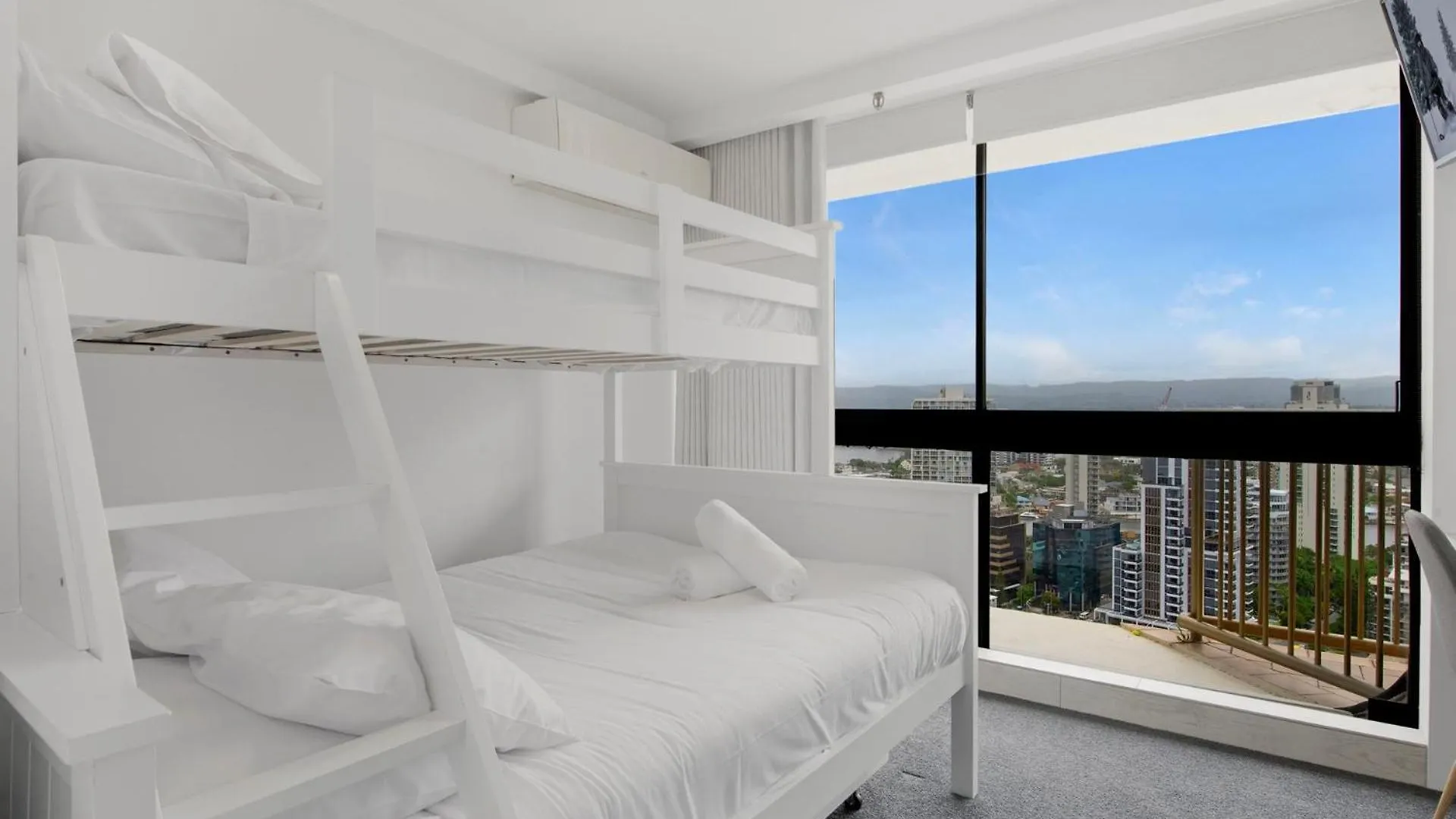 Imperial Surf Modern Beachfront Apartment - Coasthm Gold Coast