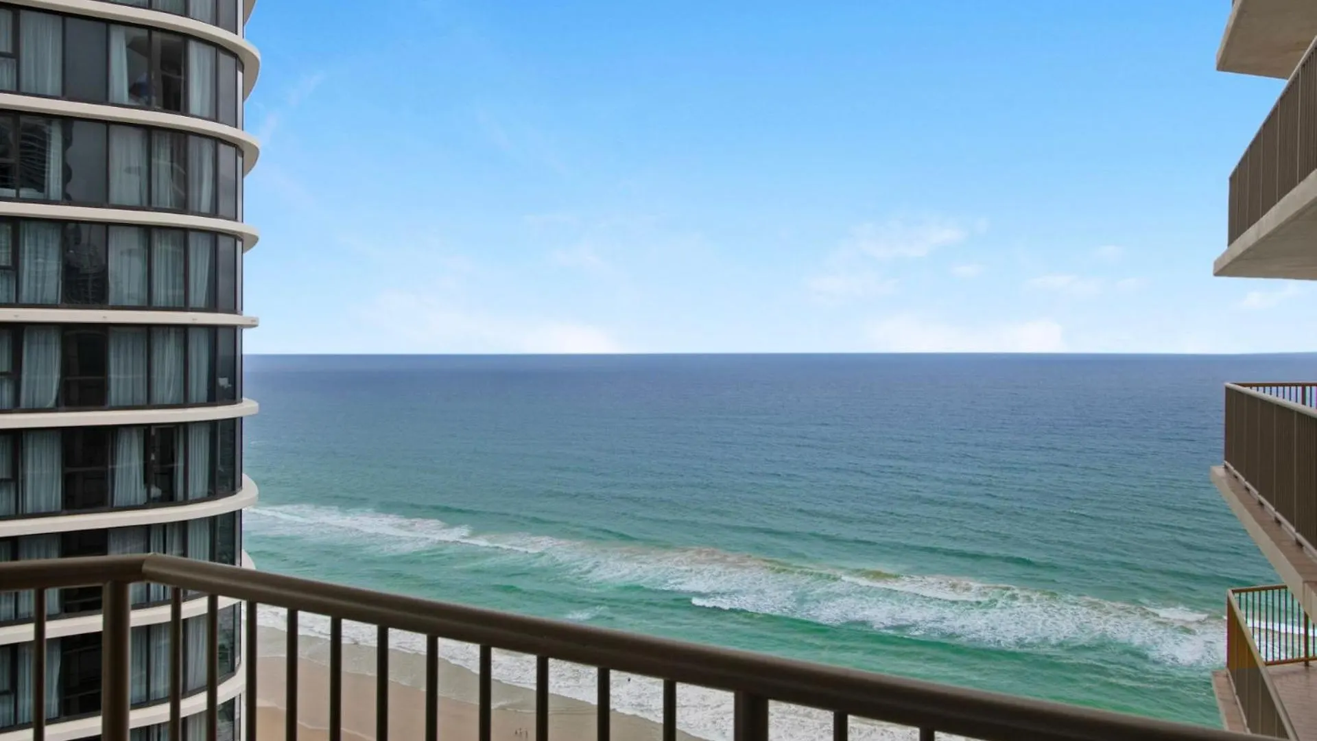 Imperial Surf Modern Beachfront Apartment - Coasthm Gold Coast Australia