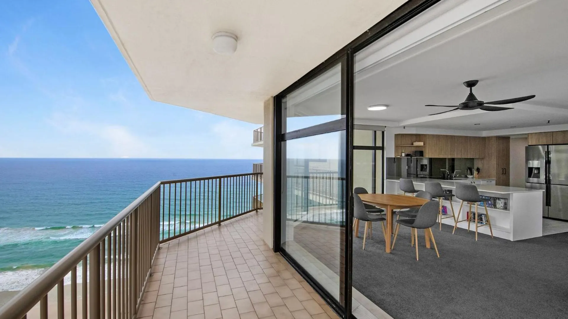 Imperial Surf Modern Beachfront Apartment - Coasthm Gold Coast 0*,  Australia